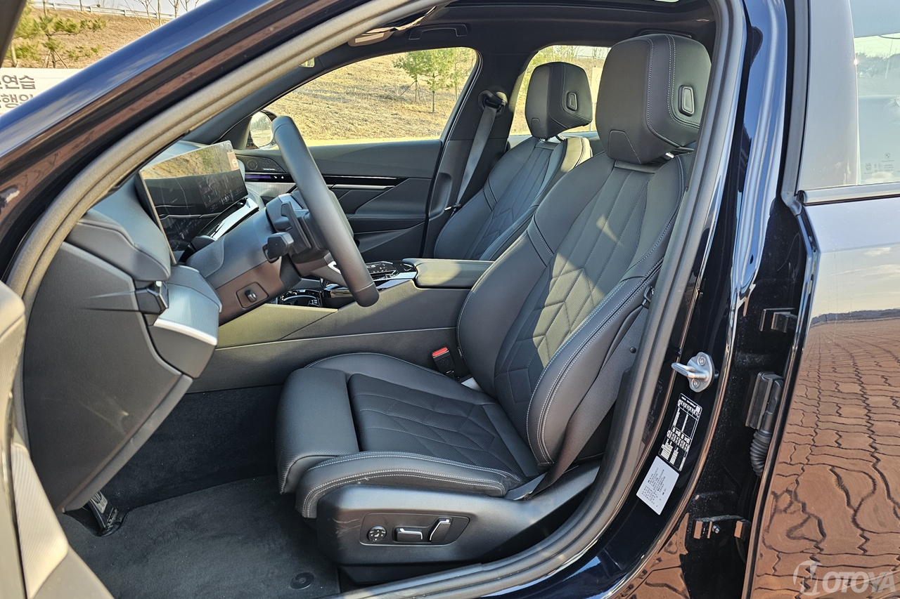 차량 이미지 9